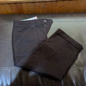 Intro size 8 brown capris